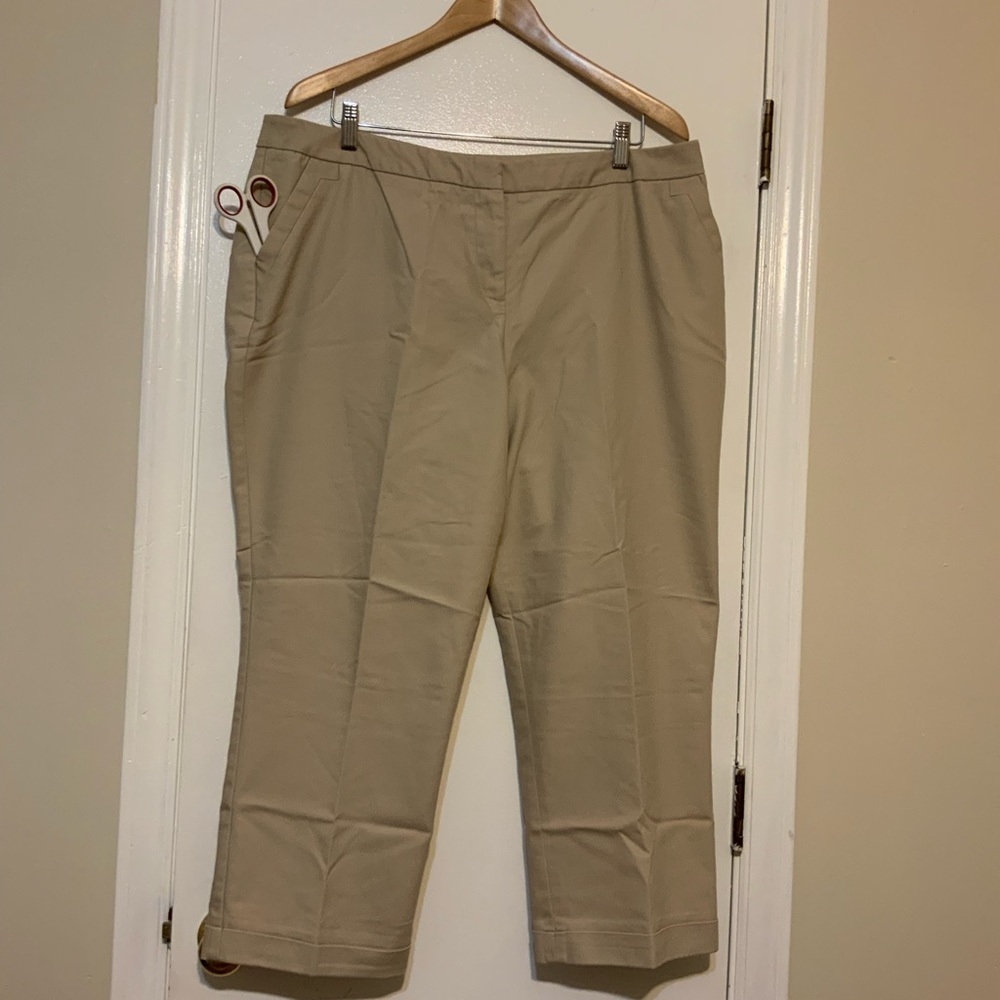 NWOT Lane Bryant Tan  Casual  Women’s Capris